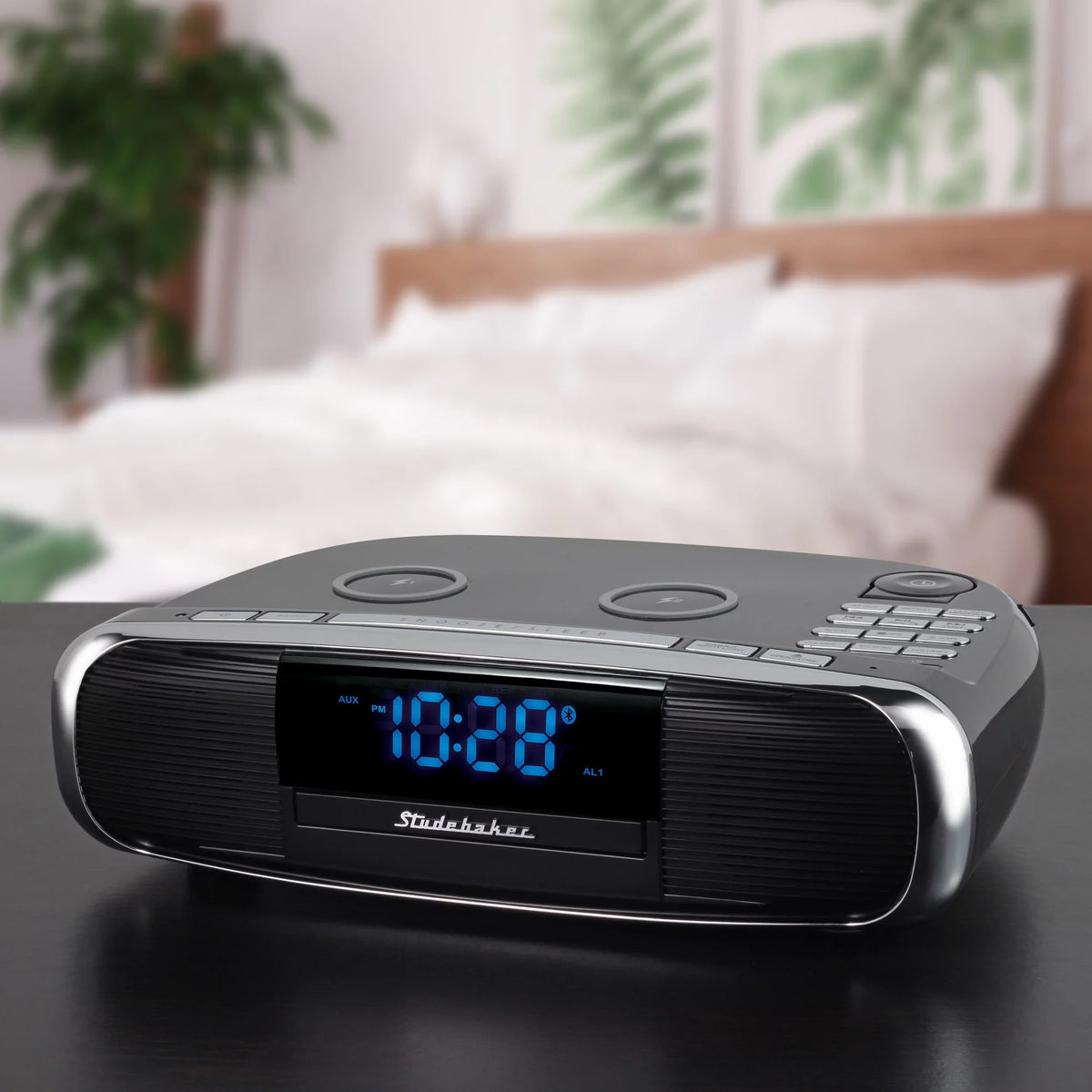Qi System with Radio, Station Music CD, Workstaton and Wireless HiFi Studebaker FM Charging